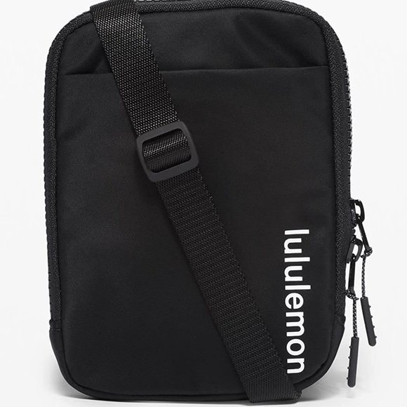 NEW lululemon athletic Access Crossbody Bag Fanny Pack Black White Logo - Picture 8 of 8
